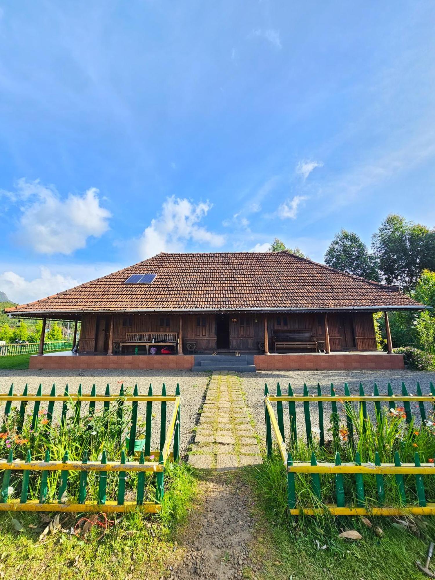 Nature Castle -Traditional Villa,Vattavada Kottakamboor Buitenkant foto