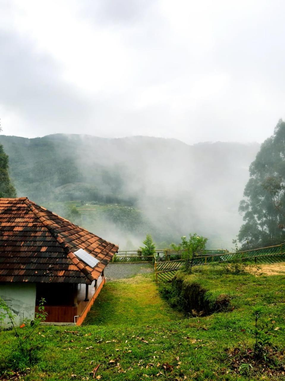 Nature Castle -Traditional Villa,Vattavada Kottakamboor Kamer foto