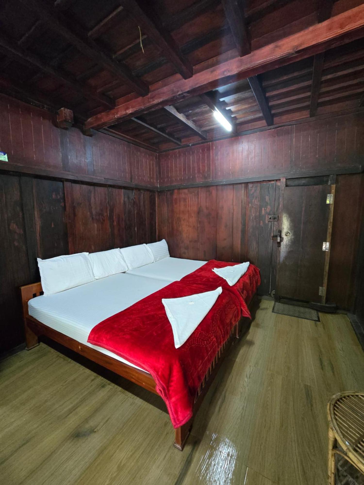 Nature Castle -Traditional Villa,Vattavada Kottakamboor Buitenkant foto